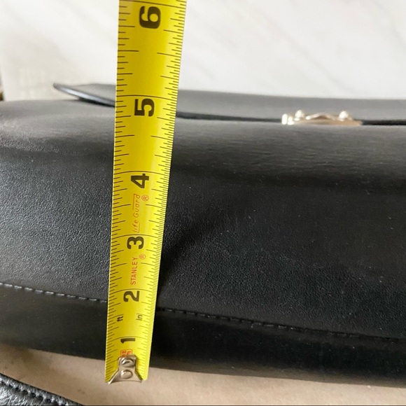 Tumi Black Leather Crossbody Messenger Bag Lock and Keys included. - Picture 11 of 12